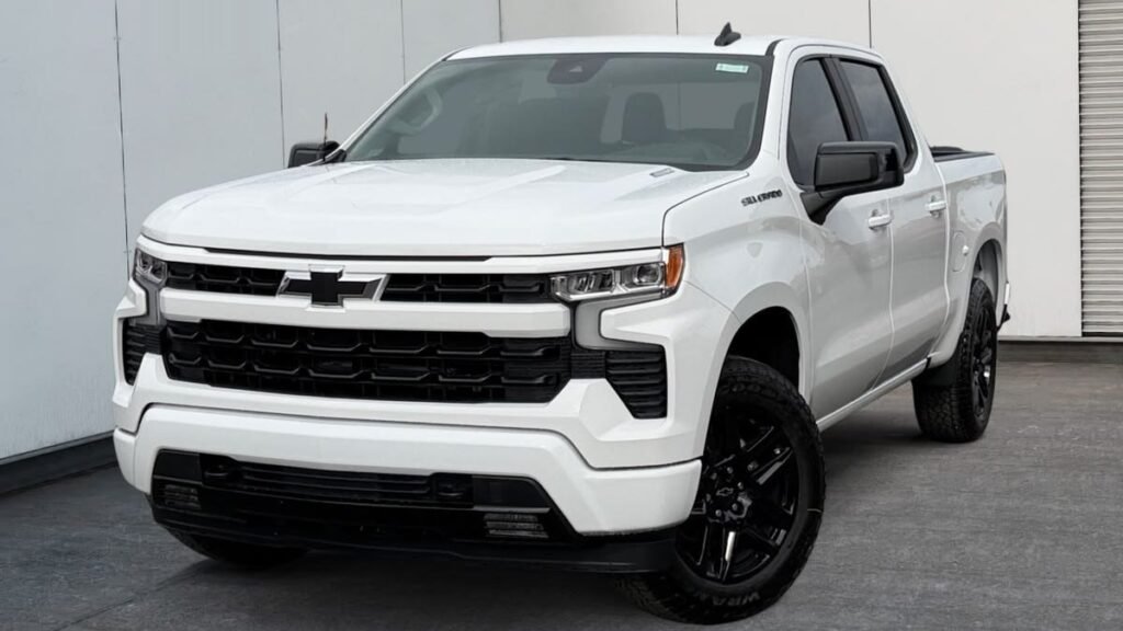 2026 Chevrolet Silverado 1500 white crew cab front view